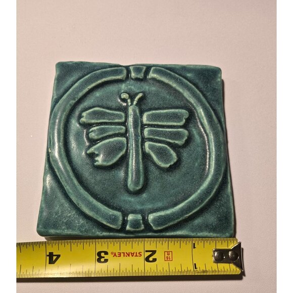 Whistling Frog Tile Co. Green Ceramic Dragonfly Wall Plaque / Trivet 4"x 4" - Picture 4 of 5
